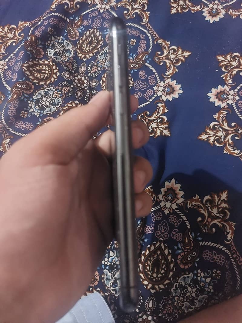 Apple iPhone X 2