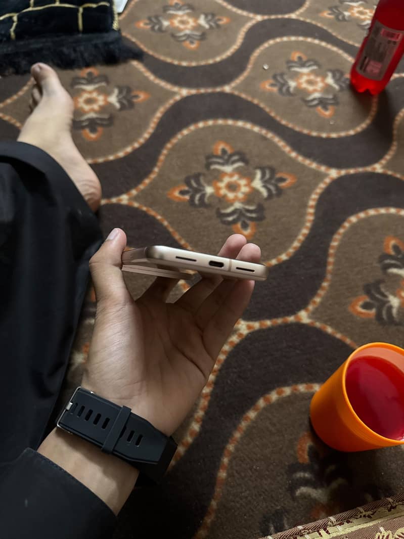 Google Pixel 8 5