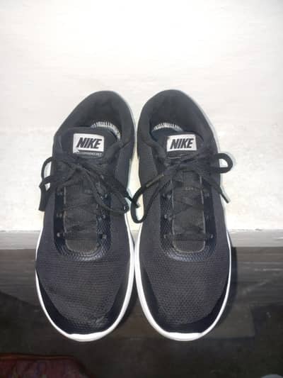 Nike Black Running Shoes – White Sole | US Size 8.5