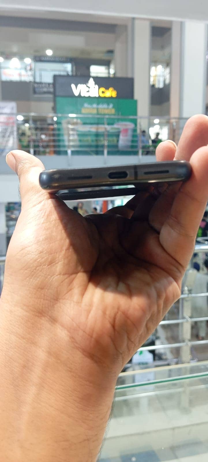 Google Pixel 8 4