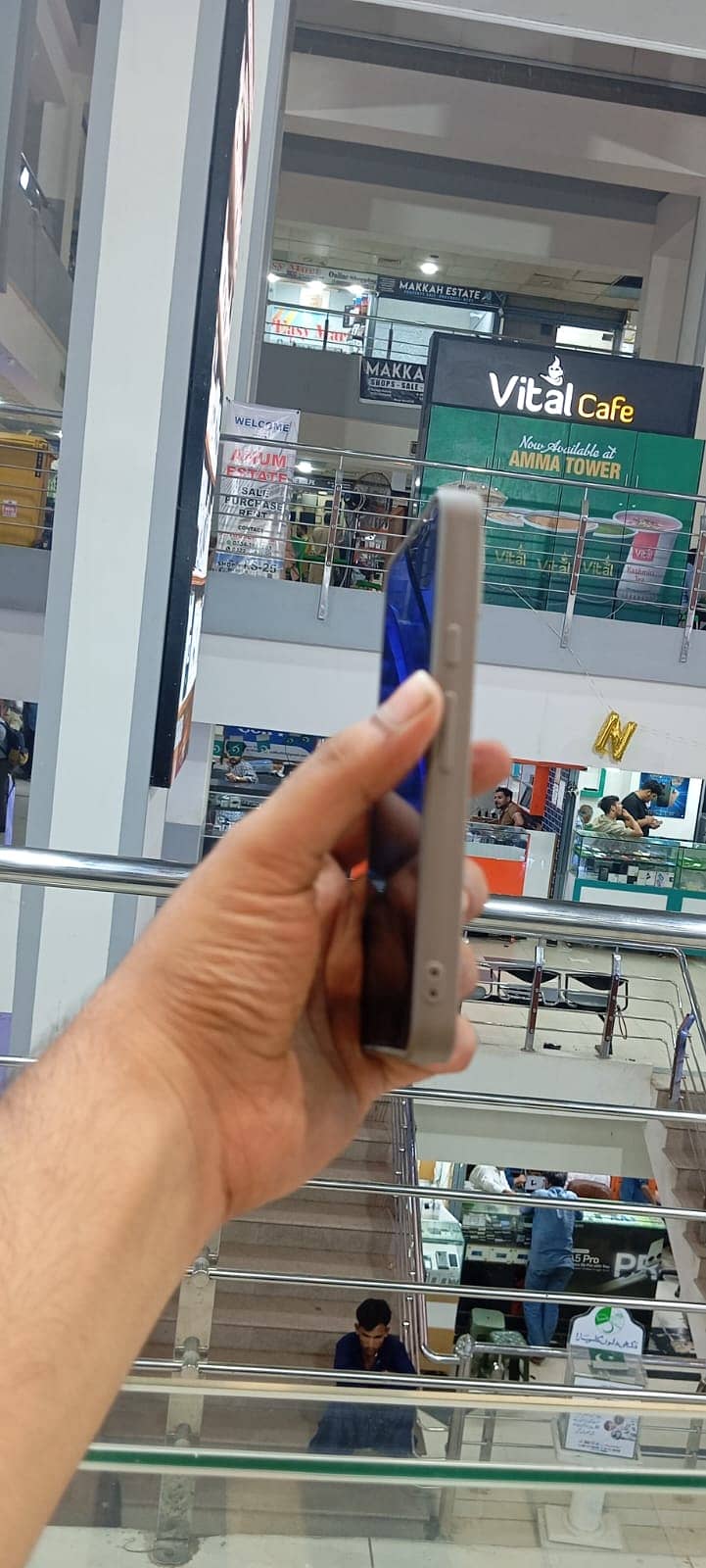 Google Pixel 8 5