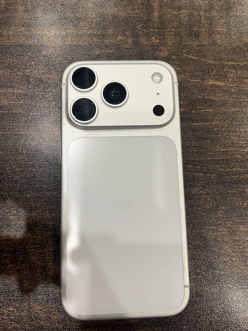 Apple iPhone 17 Pro 1