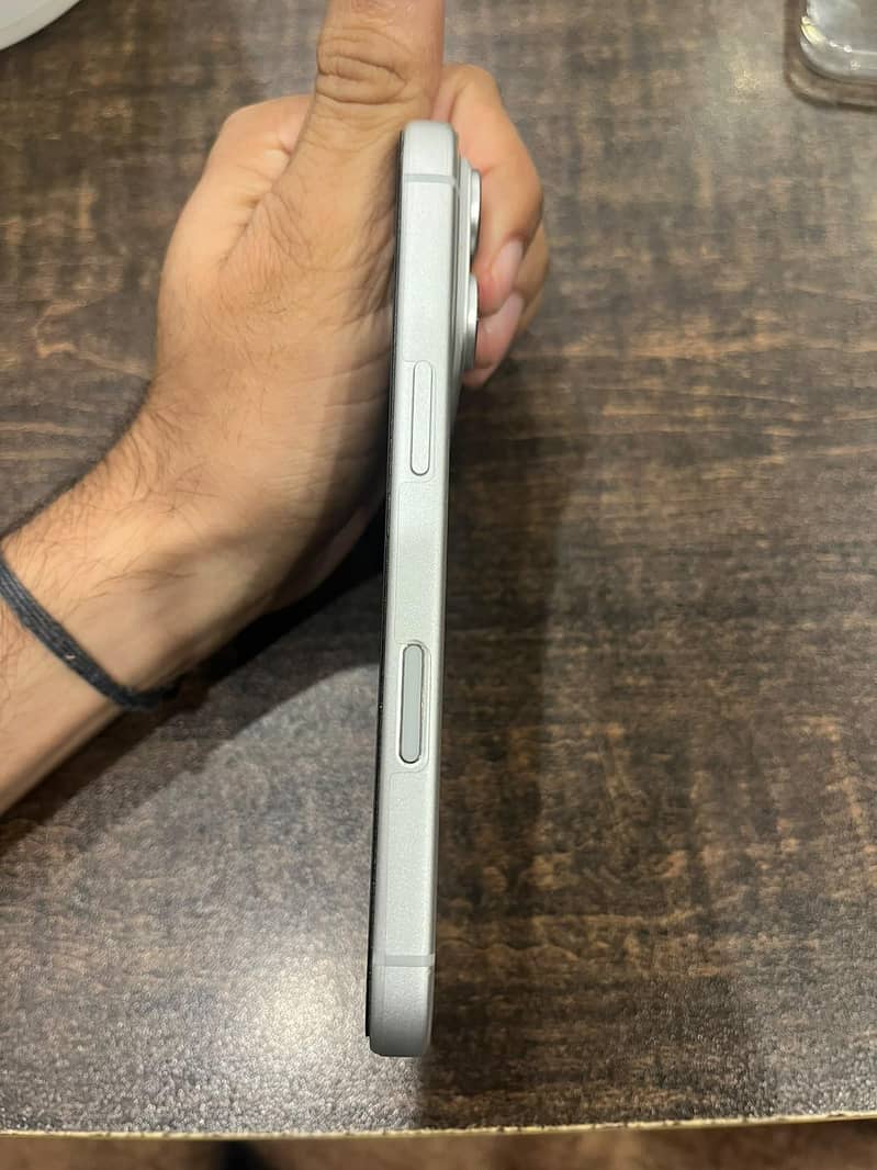 Apple iPhone 17 Pro 6