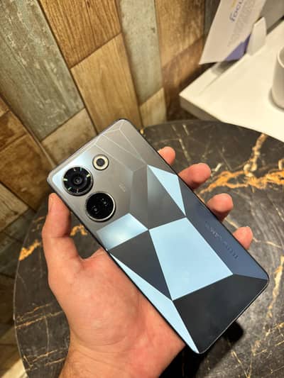 Tecno CAMON 20