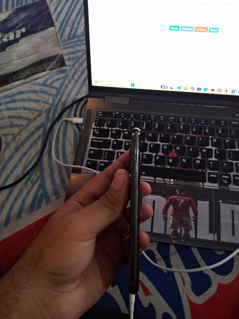 Apple iPhone 11 Pro 1