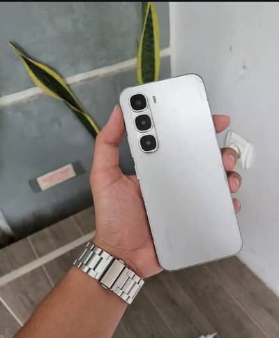 Infinix Hot 60pro silver for sale