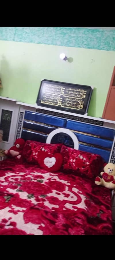 Double bed with 2 side tables -5 month Use.