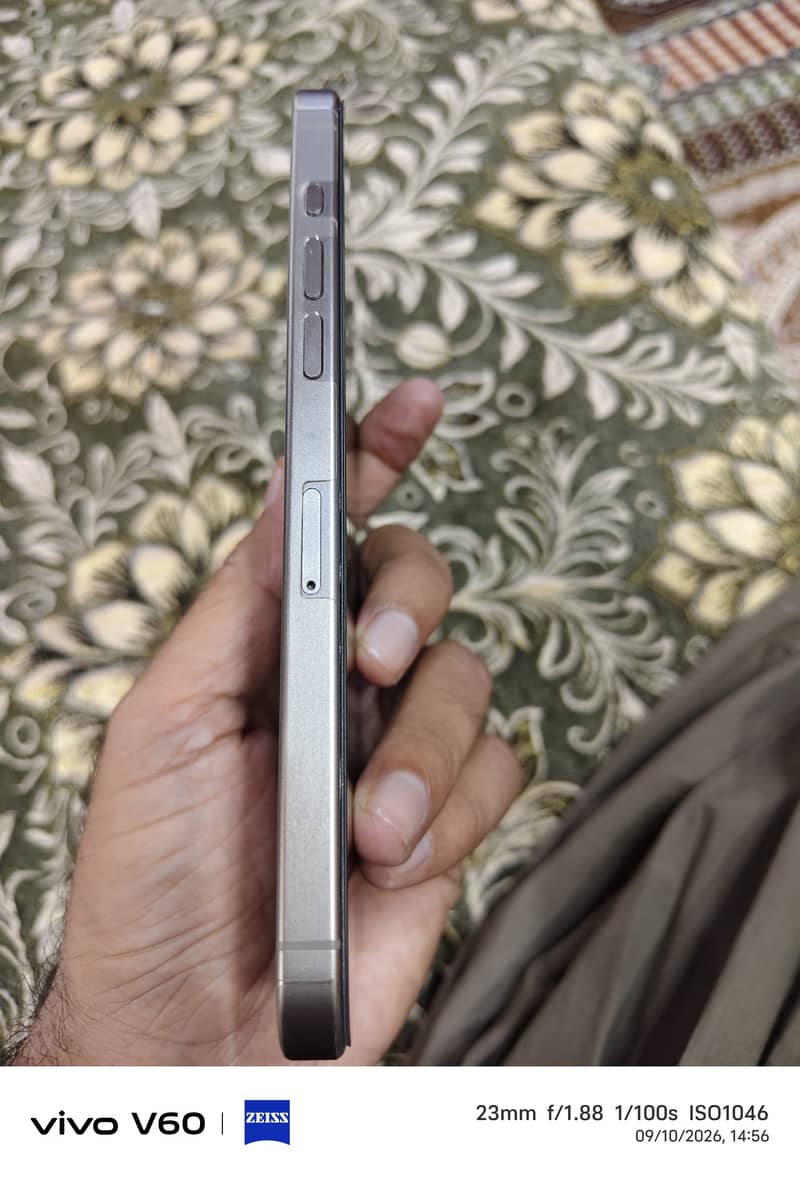 Apple iPhone 15 Pro Max 5