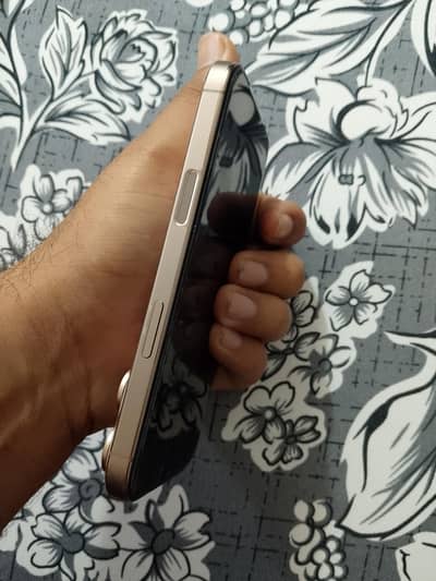 Apple iPhone 16 Pro