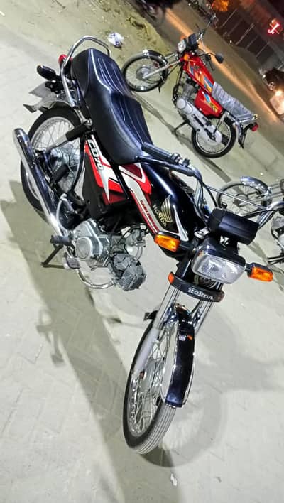 Honda CD-70 2025 6 month Karachi num 1st owner Genuine mint condition