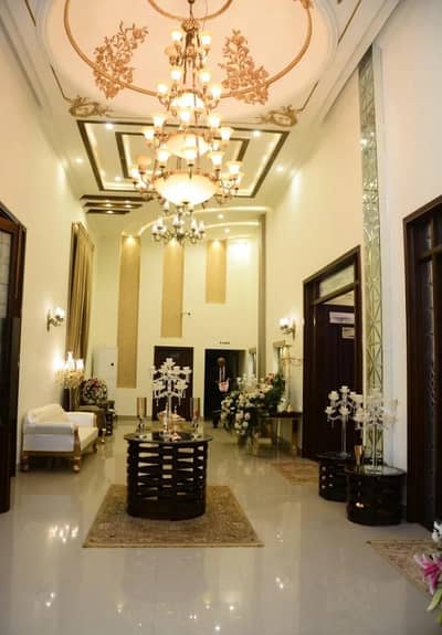 Marrige Hall Manger