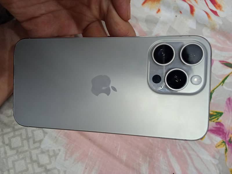 Apple iPhone 15 Pro Max 0