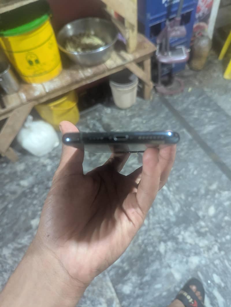 Apple iPhone 11 Pro Max 5