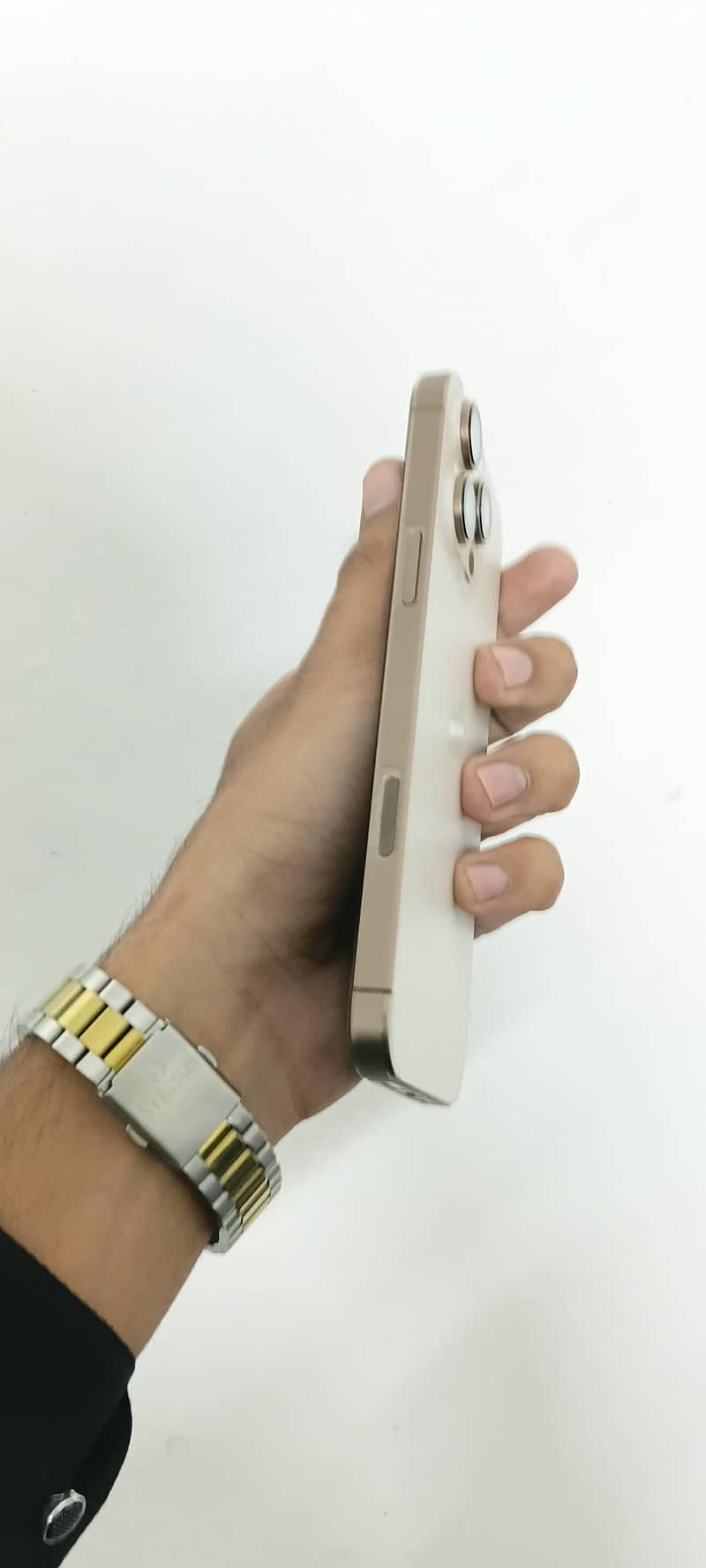 Apple iPhone 16 Pro Max 4