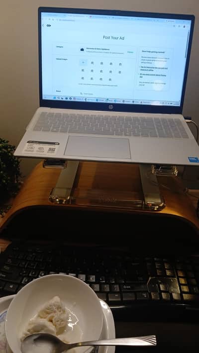 IKEA SIGFINN laptop & Desktop montor stand can be used for both