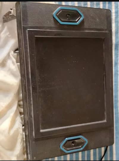 LCD for sale jes ko Lena ho wo he rabta kry