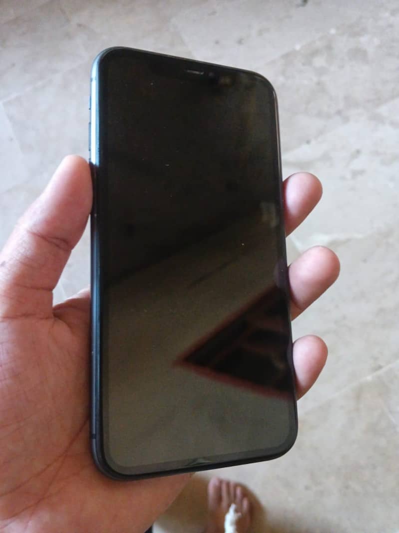 Apple iPhone 11 3