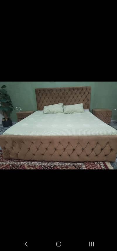 bed without mattras