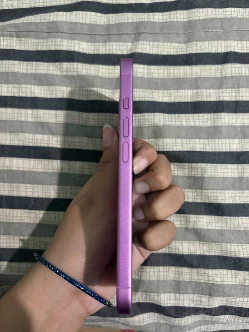 Apple iPhone 16 0