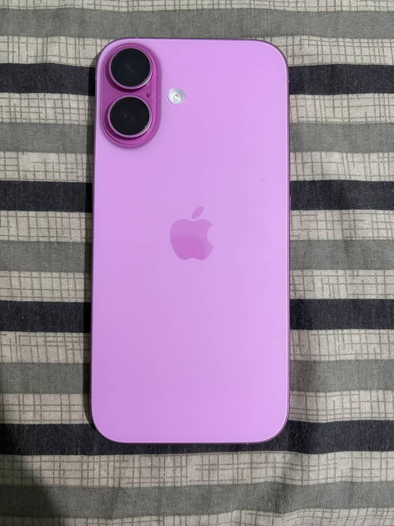 Apple iPhone 16 6