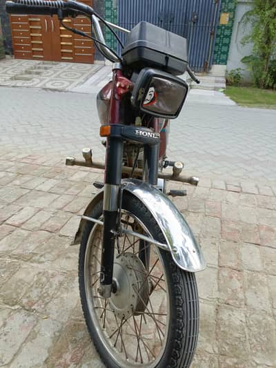 Honda CG 125 Urgent Sale, 14 and 15 model, All documents clear ,