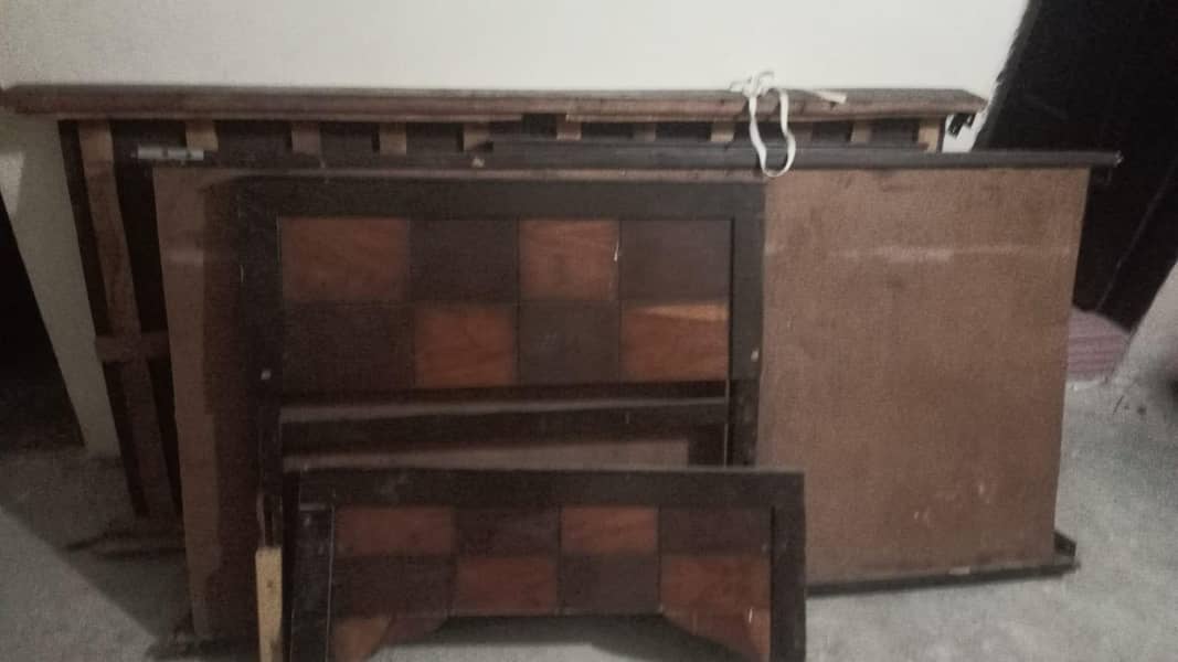 king bed with side table 2 single bed 4