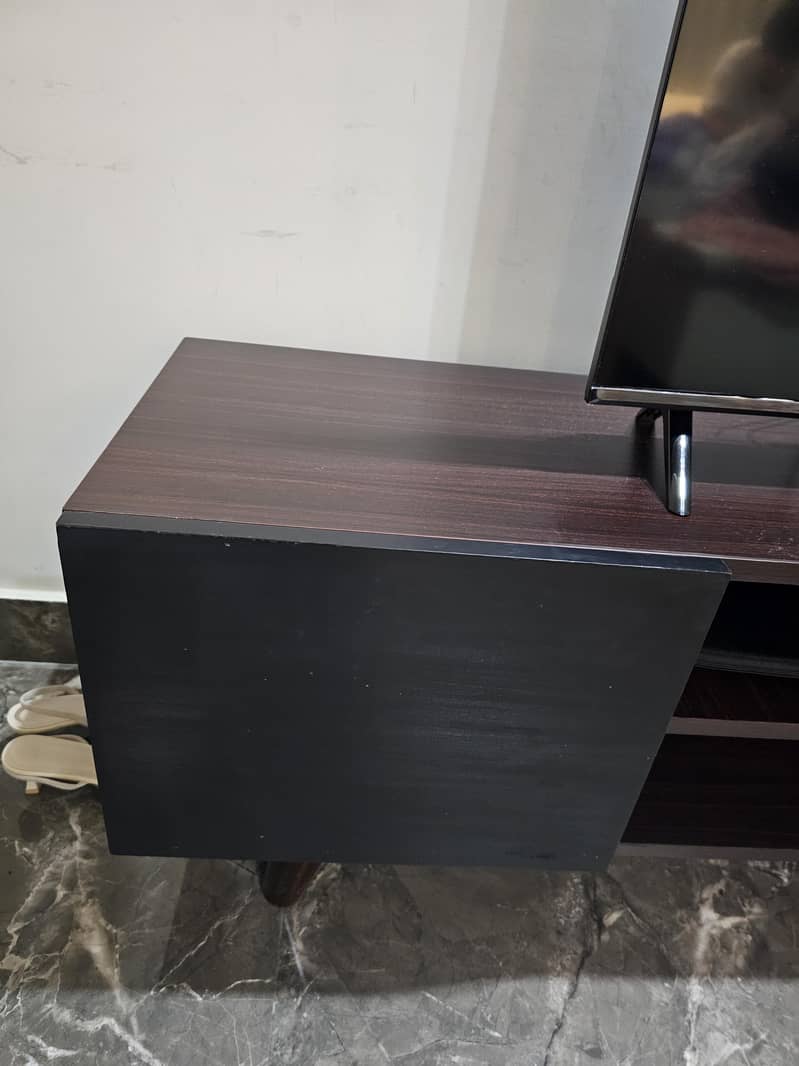 TV Console 1