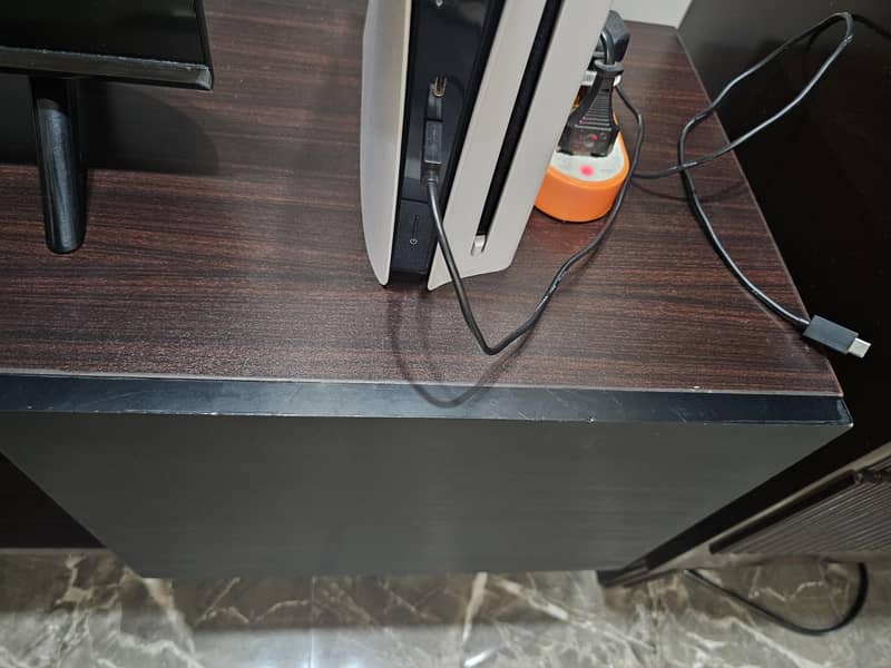 TV Console 4