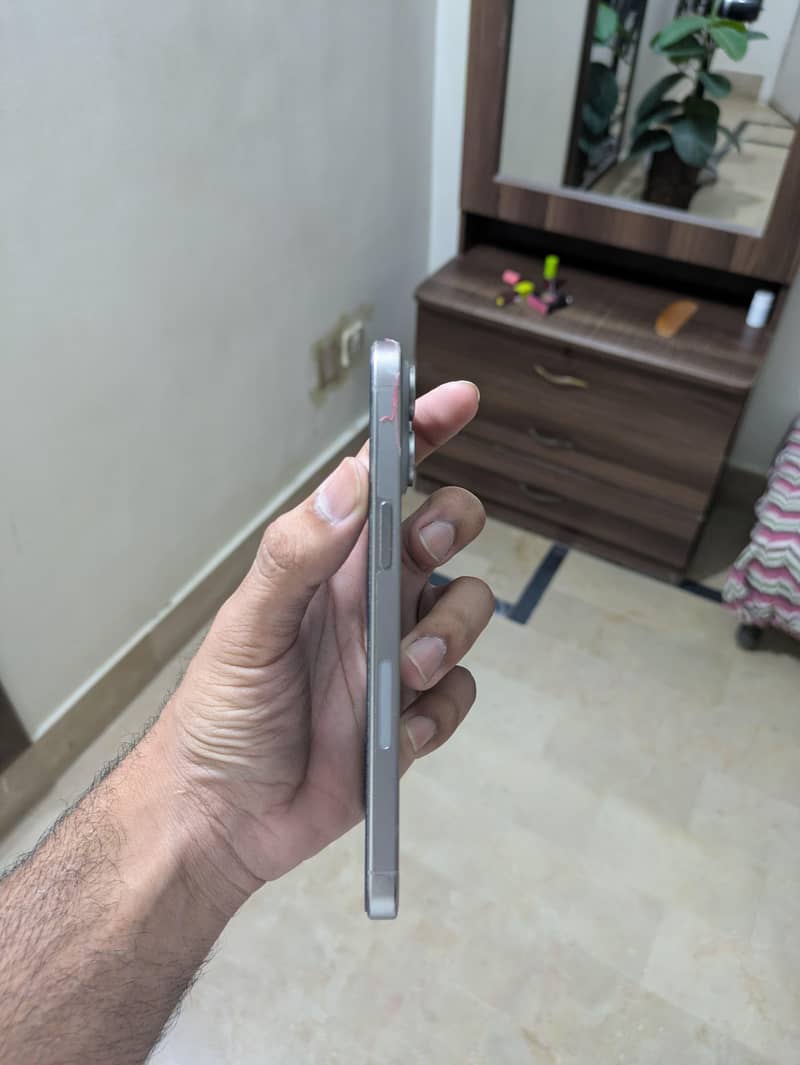 iPhone 15 Pro Max 3