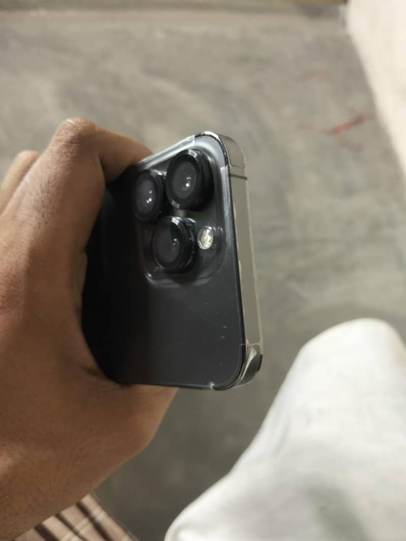 Apple iPhone 13 Pro 3