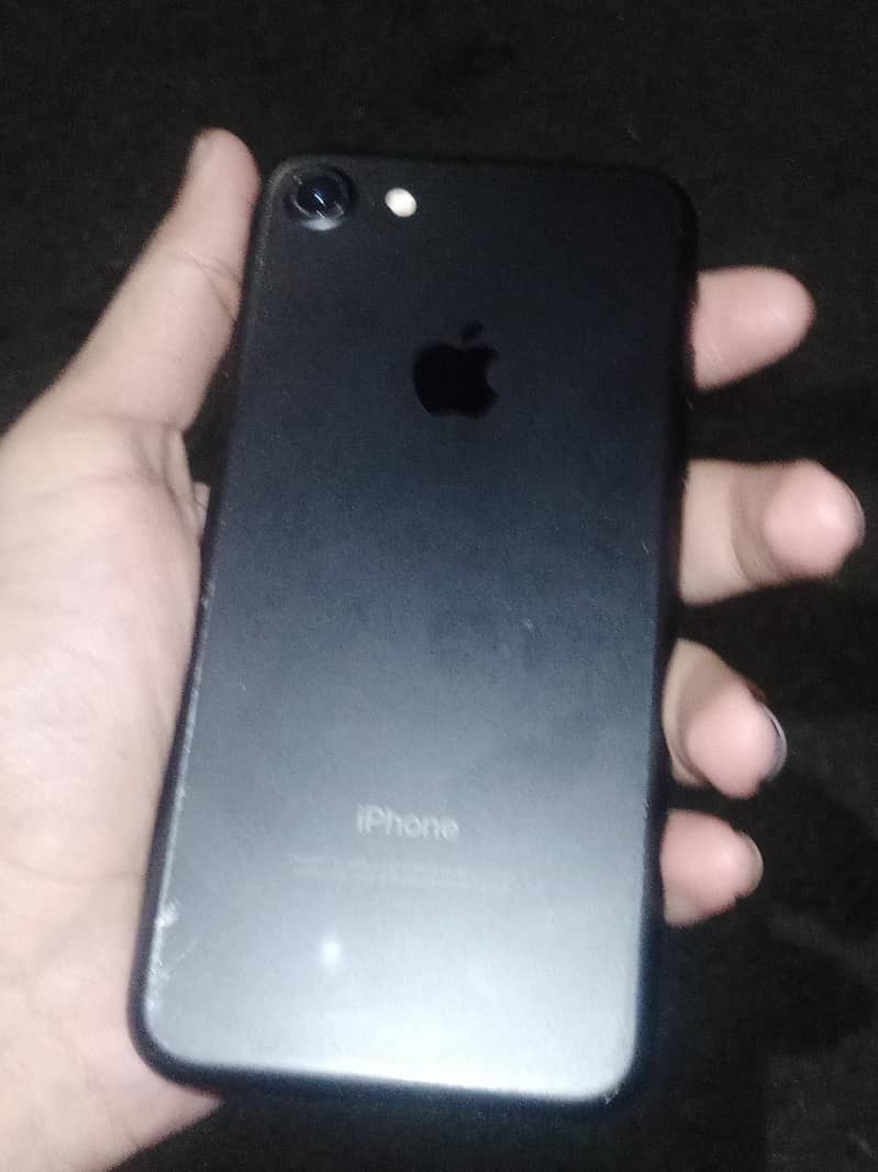 Apple iPhone 7 1