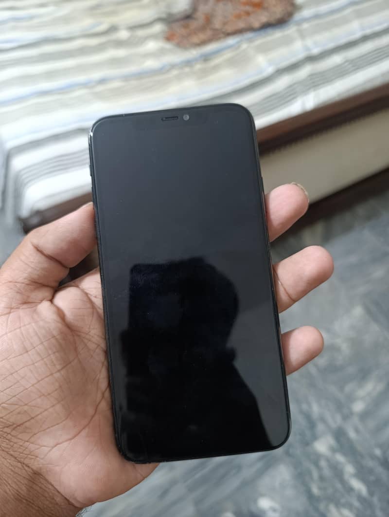 Apple iPhone 11 Pro Max 1