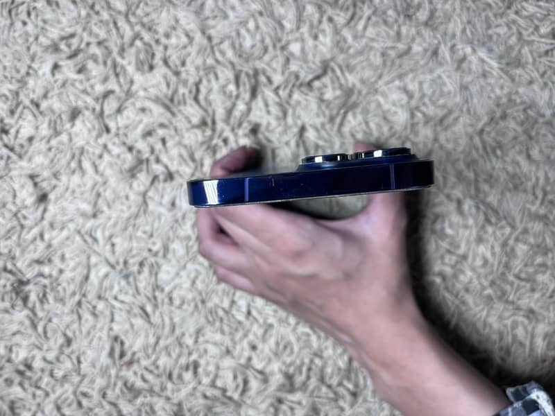 Apple iPhone 14 Pro Max 1