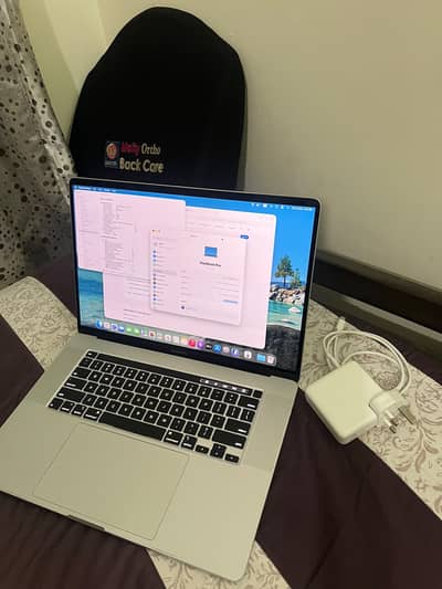 Apple macbook pro 2019 core i7 16 inch model