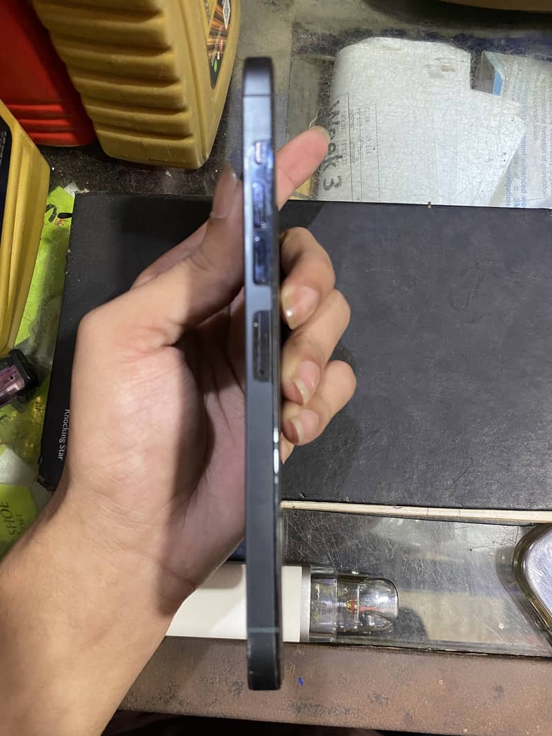 Apple iPhone 13 Pro Max 4