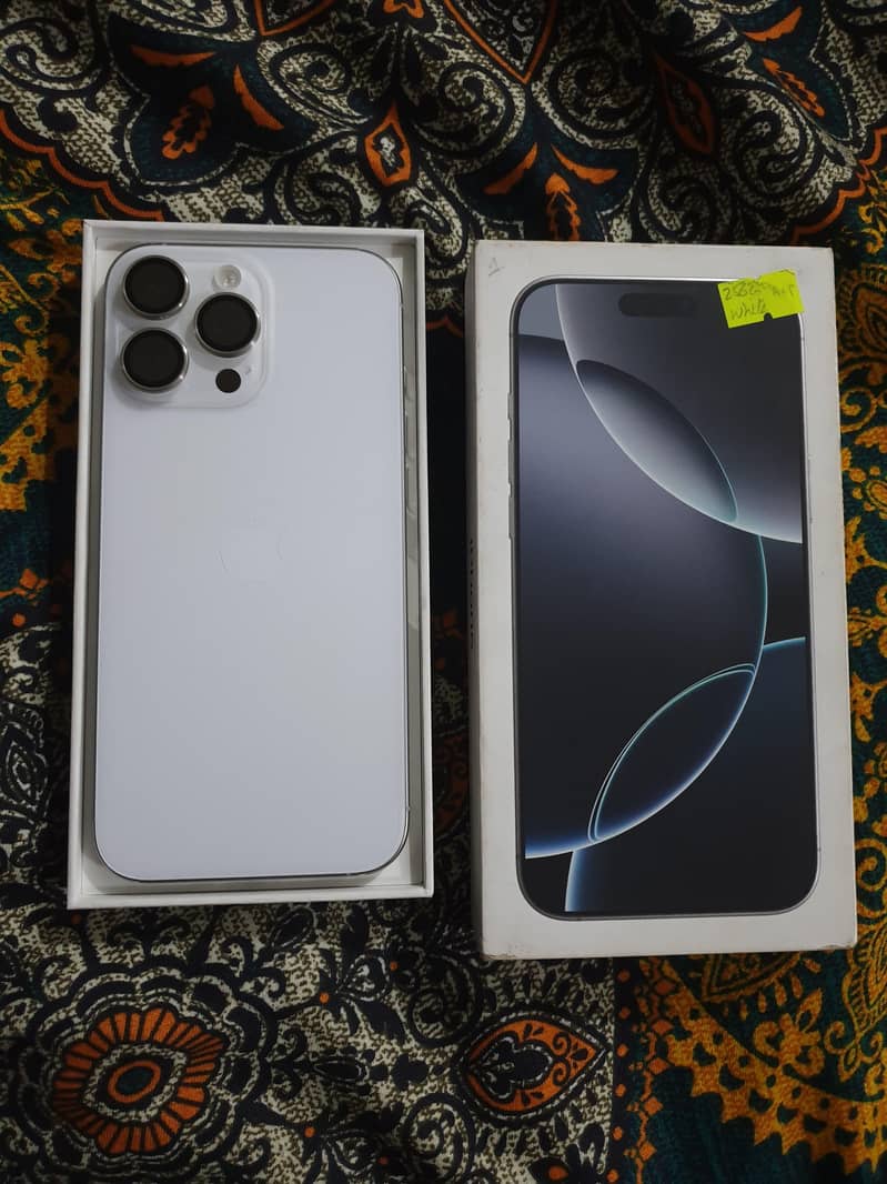 Apple iPhone 16 Pro Max 3