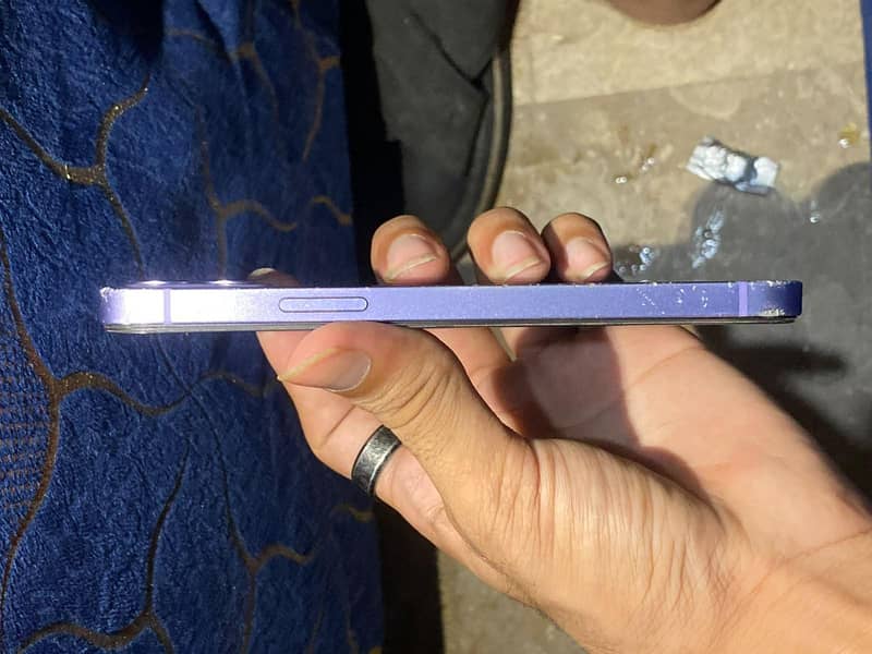 Apple iPhone 12 2