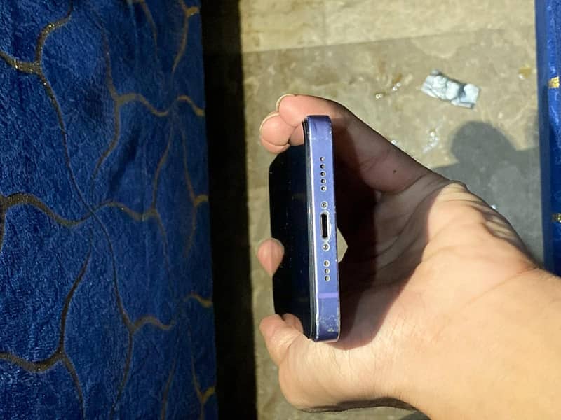 Apple iPhone 12 5