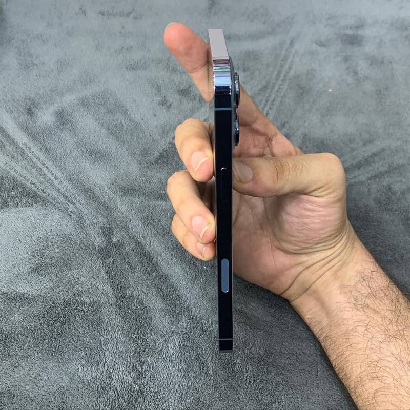 Apple iPhone 13 Pro Max 4