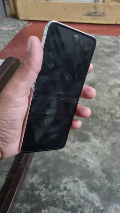 Samsung Mobile Z Flip 5 non pta 8/512 Exchange Possible