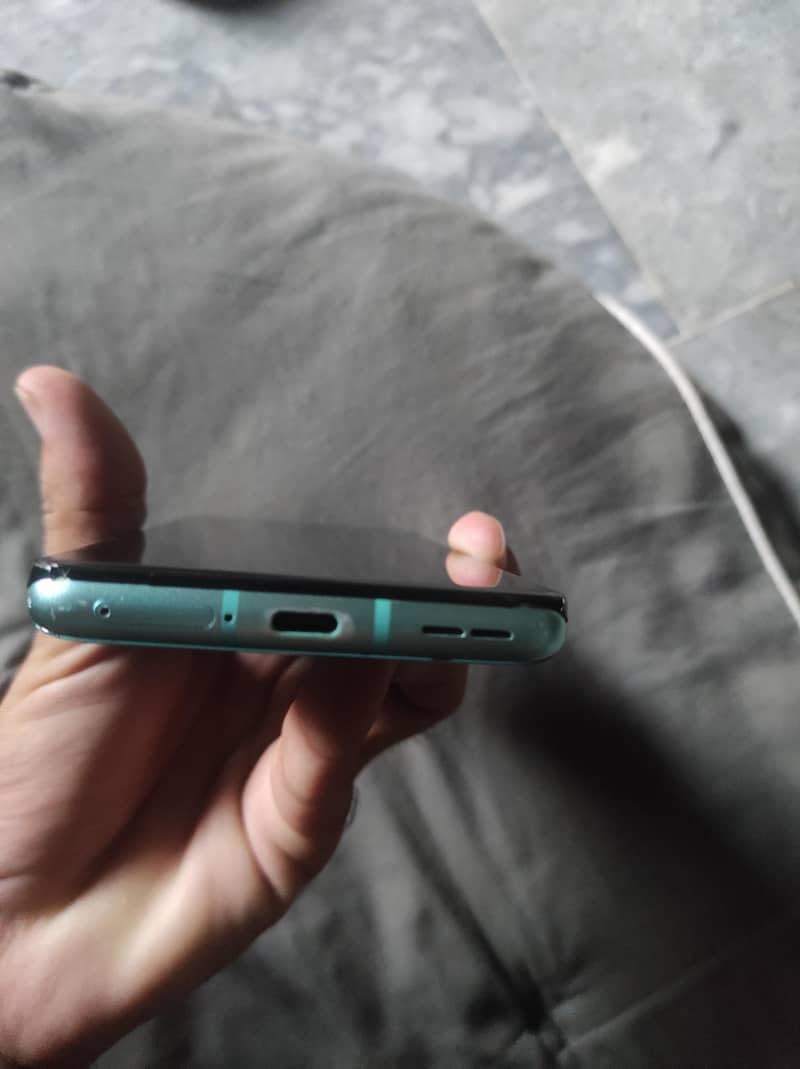 One Plus 8 Pro 6