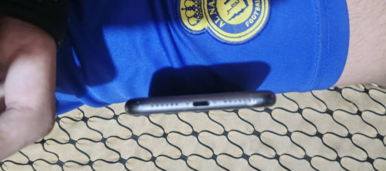 Apple iPhone 11 3