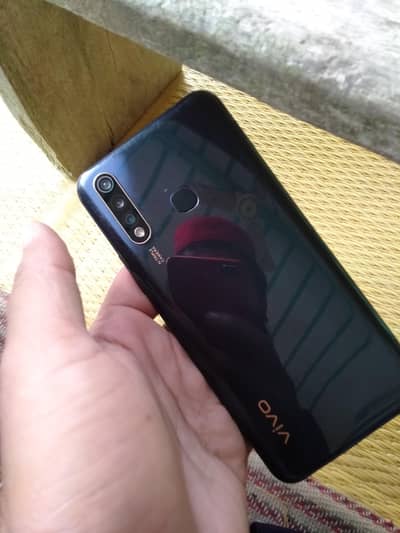 Vivo Y19 4/18 box