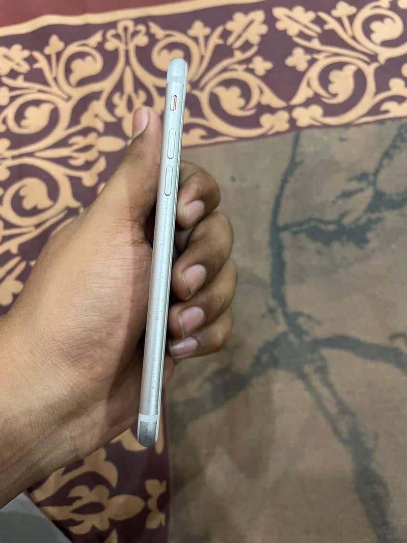 Apple iPhone 7 4