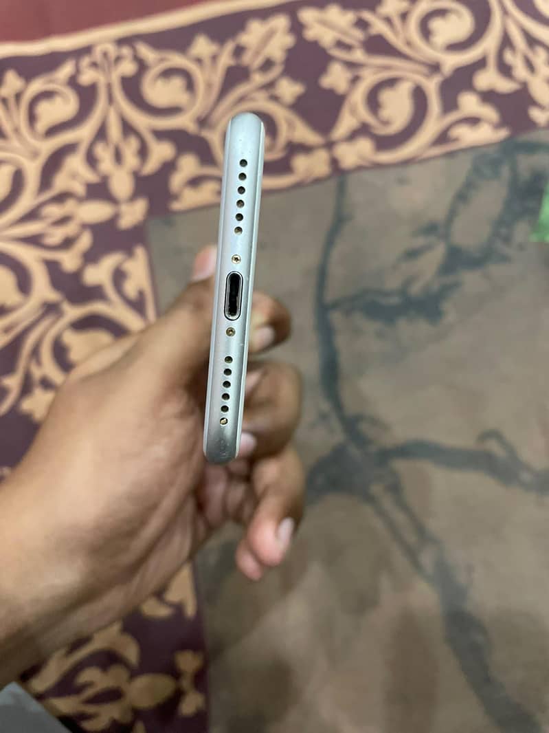 Apple iPhone 7 5