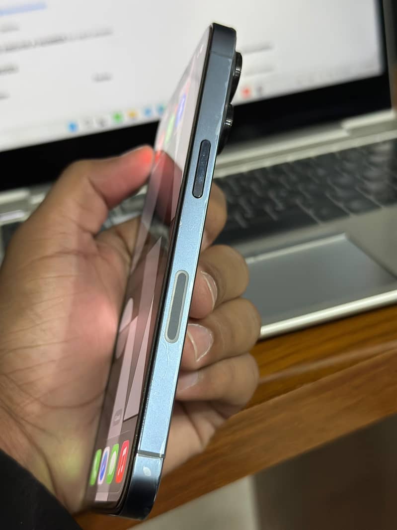 Apple iPhone 13 Pro 2