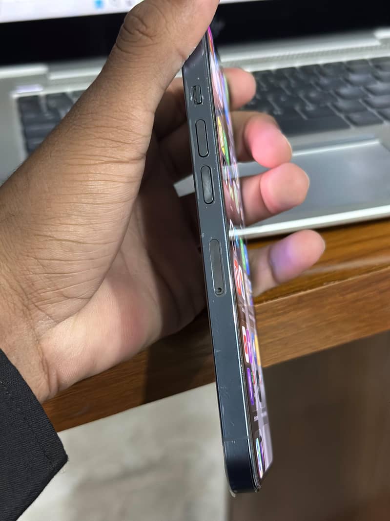 Apple iPhone 13 Pro 3