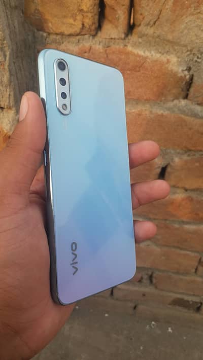 Vivo S1