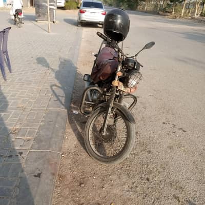 Suzuki GS-150 Model 2015