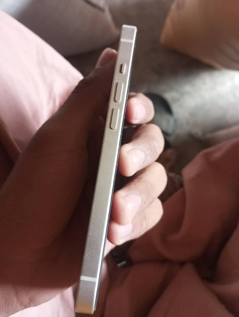 Apple iPhone 14 2